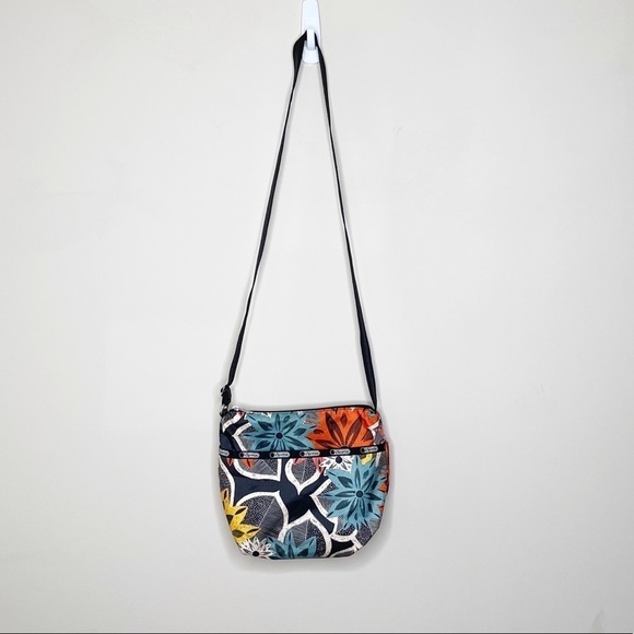 Lesportsac Handbags - LeSportSac Crossbody Purse Floral